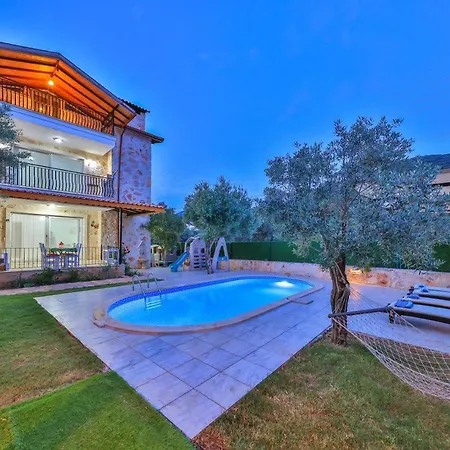 Candan Kaş